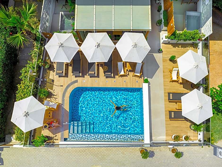 Calla Luxury Seafront Suites