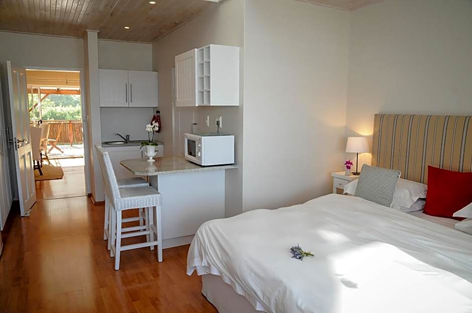 Singing Kettle Beach Lodge