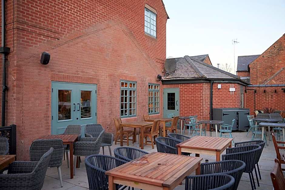 Castle Hotel by Chef & Brewer Collection