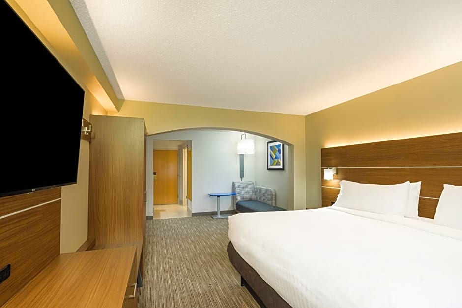 Holiday Inn Express Hotel & Suites Louisville East By IHG