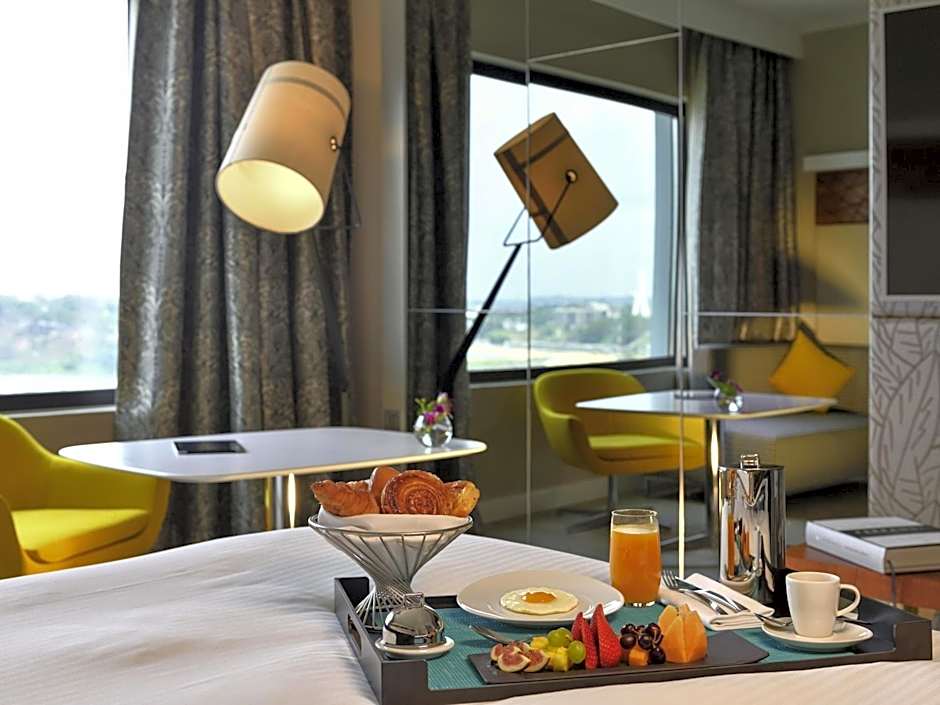 Foto 1 di 5 di Premium Superior 1 King Bed, Lagoon View