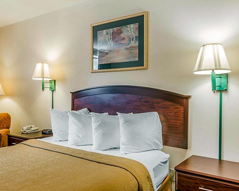 Quality Inn Pell City I-20 exit 158