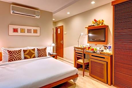 Deluxe Double or Twin Room