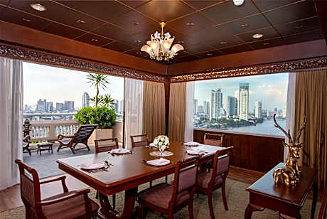 2 Queen Bed Executive Terrace Suite (1601)