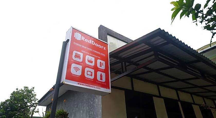 RedDoorz Syariah near Gardu Pandang Dieng