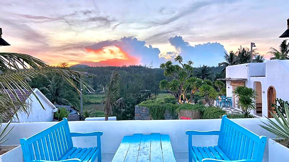 CAT’ village retreat