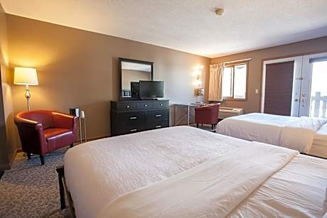 Deluxe Queen Room with Two Queen Beds