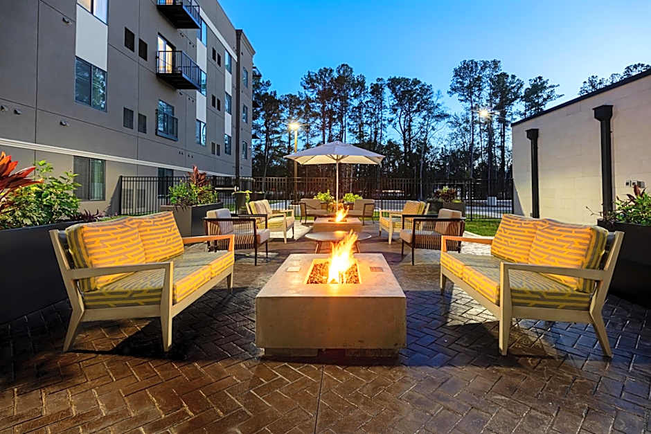 WaterWalk Extended Stay by Wyndham Jacksonville Deerwood Pk