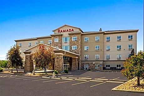Ramada by Wyndham Drumheller Hotel & Suites
