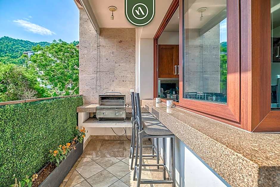 1 BR Condo - Amazing Sunsets Froom the Roof - Pool