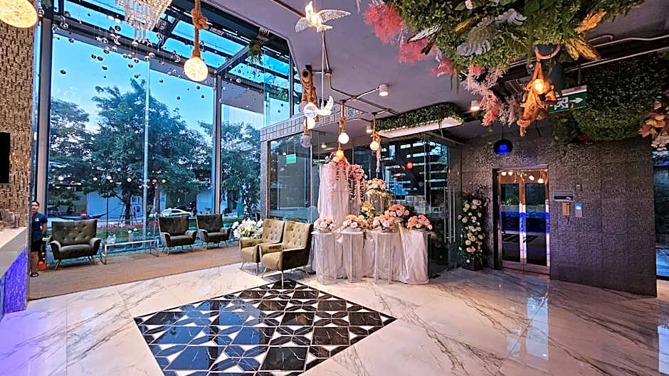 BlueTel Re'sidencE Bangkok IMPACT- 1 Time Drop-Off Service to IMPACT