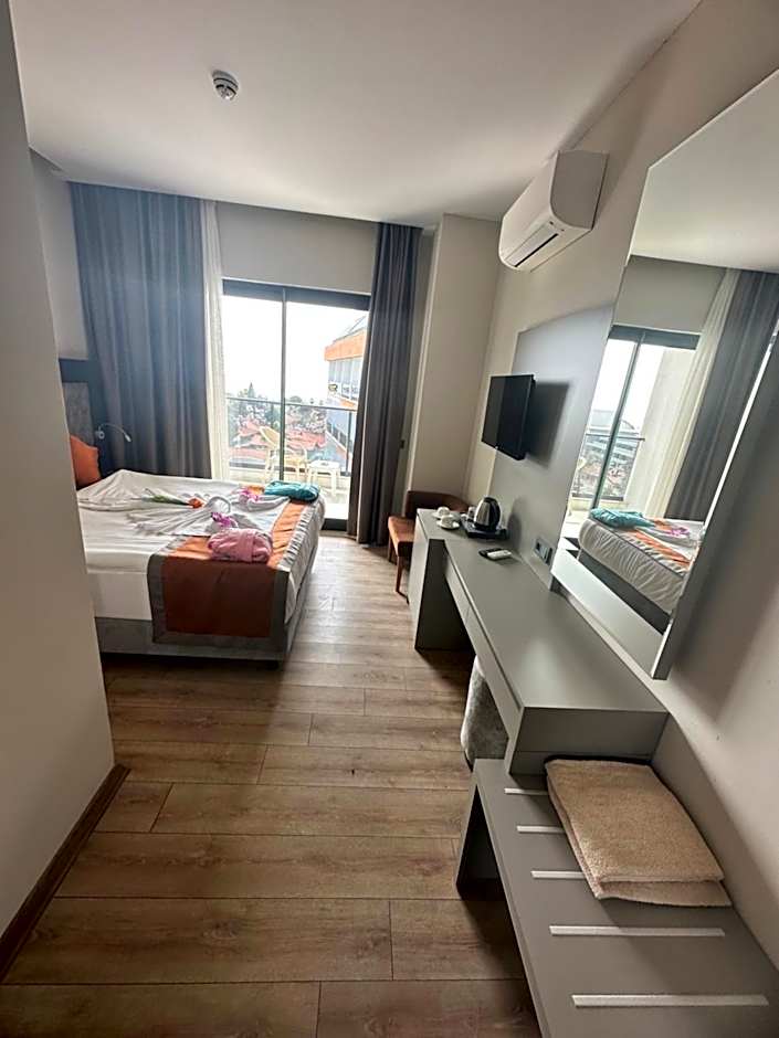 SiDE GOLDEN ROCK HOTEL&SPA