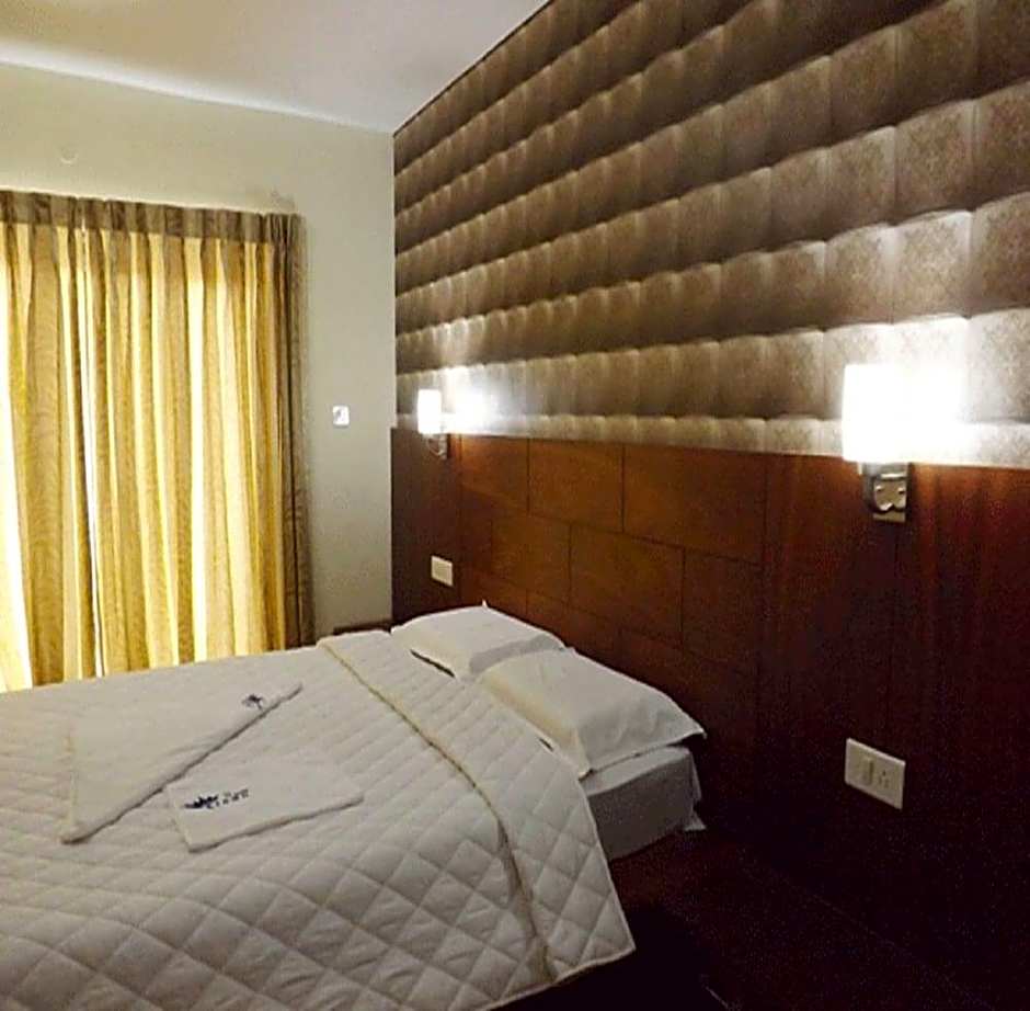 The Majestic Crown Hotel