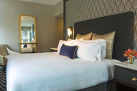 One-Bedroom King Suite