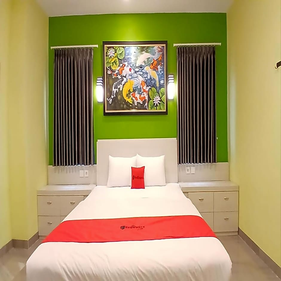 RedDoorz at Griya Athaya Maguwoharjo Yogyakarta