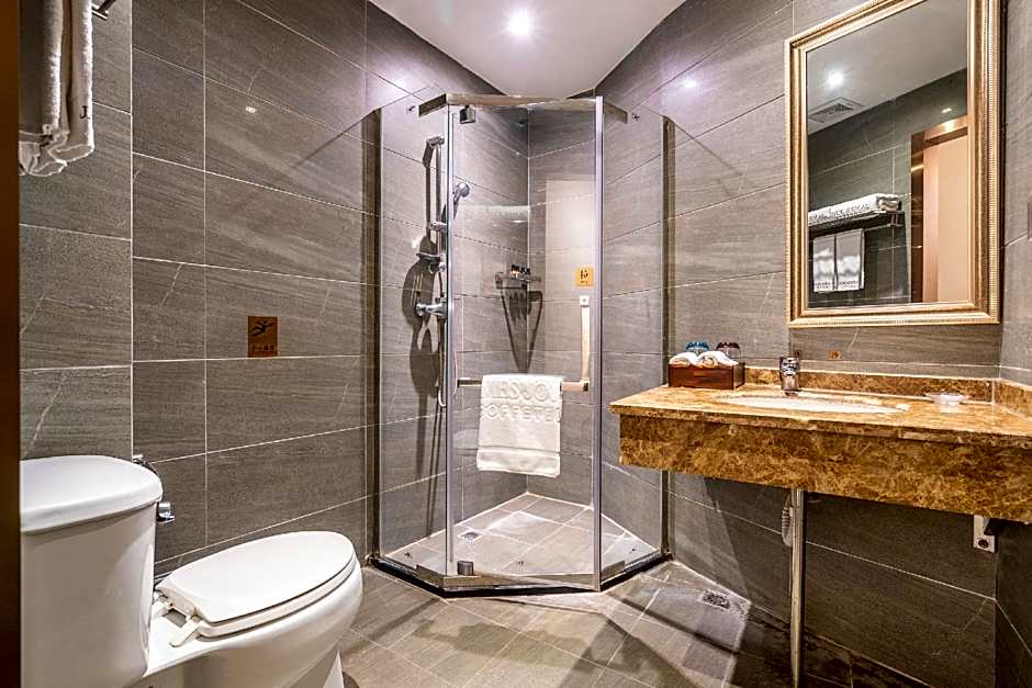 James Joyce Coffetel Chongqing Huangnibang Subway Station