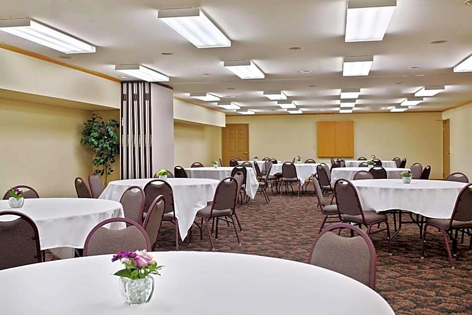 Country Inn & Suites by Radisson, Galena, IL