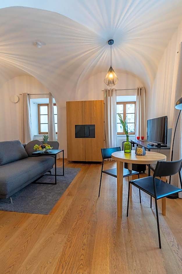 BARONHAUS Aparthotel & Suites