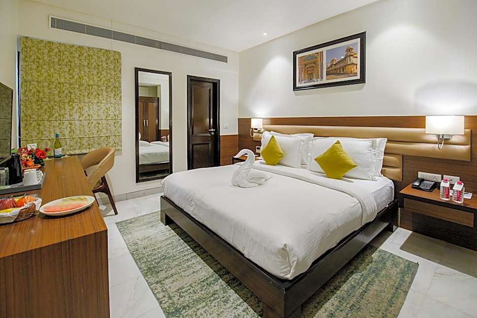 Leisure Inn Grand Chanakya