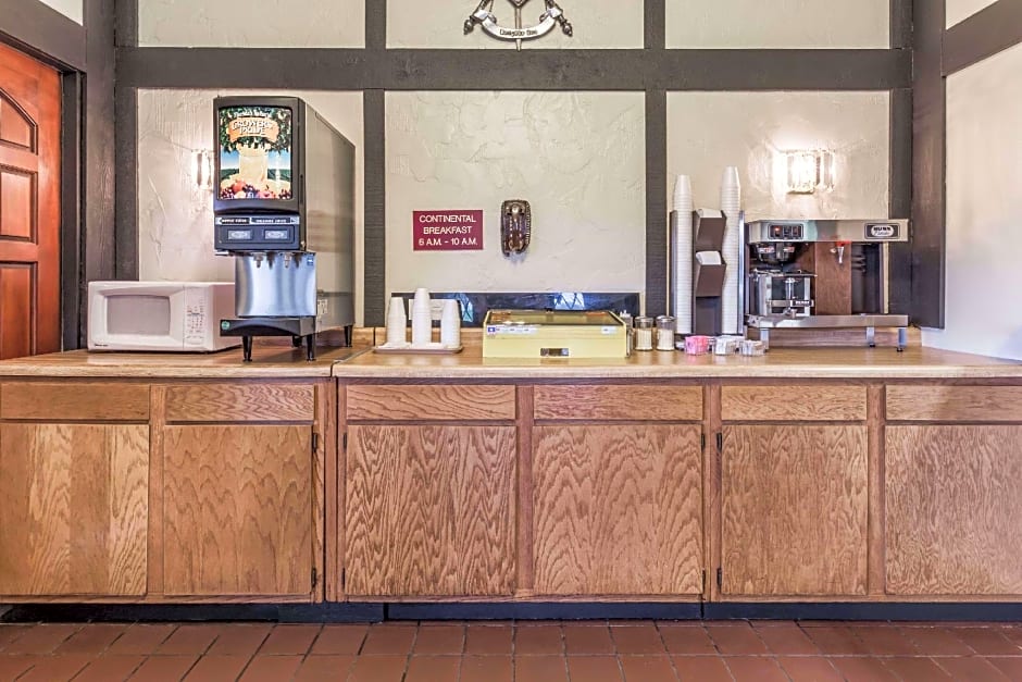 Knights Inn Racine