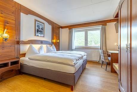 Double Room with Mountain View