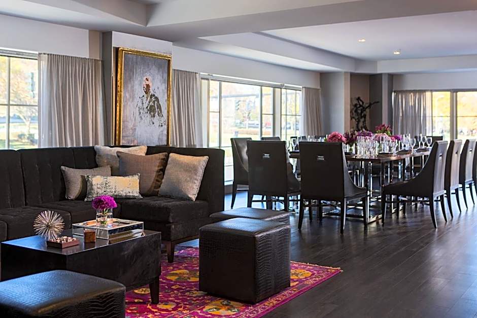 Renaissance by Marriott Albany Hotel