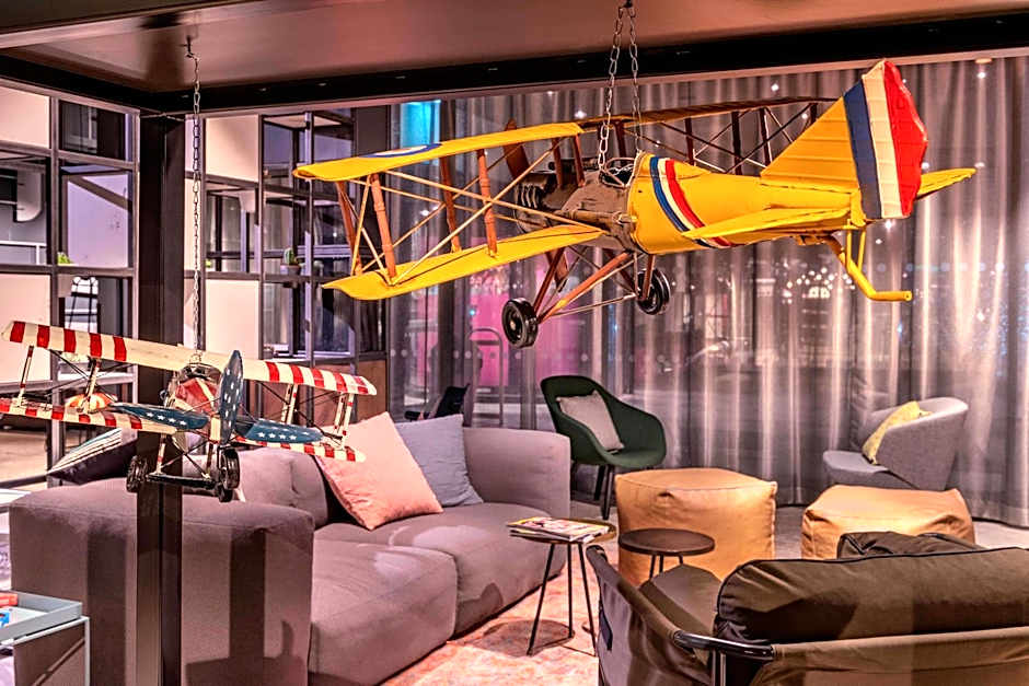 Moxy by Marriott London Heathrow Airport