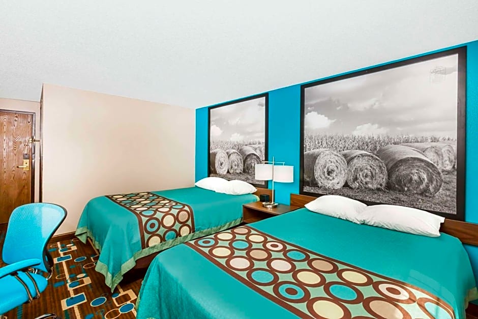 Super 8 by Wyndham Spencer