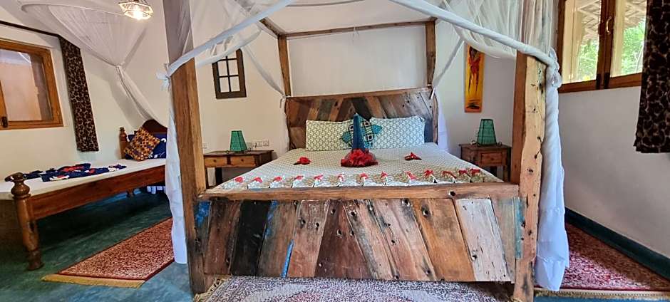 Salama & Mbuyuni Bungalows