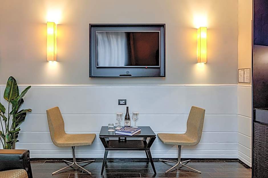 The Independent Suites