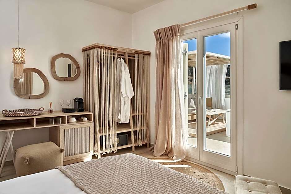 Volcano Luxury Suites Milos - Adults Only