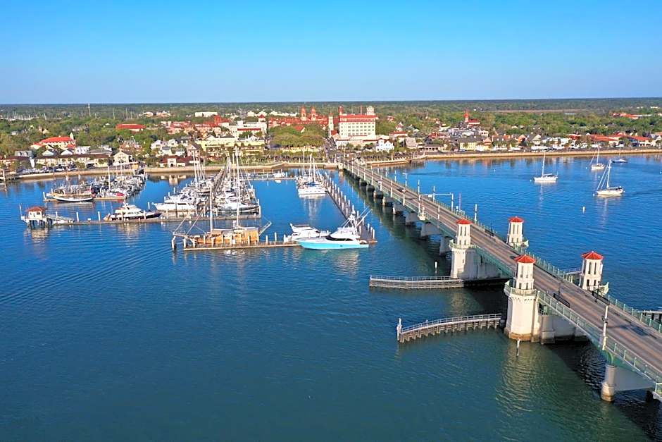 Historic Waterfront Marion Motor Lodge in downtown St Augustine