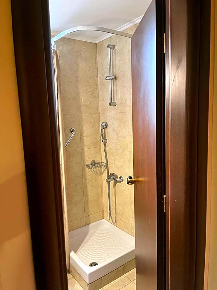 Triton Hotel Piraeus