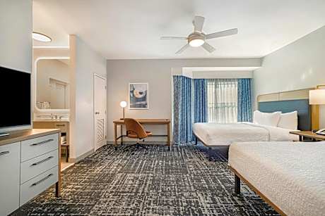 One-Bedroom Queen Suite with Two Queen Beds - Non-Smoking