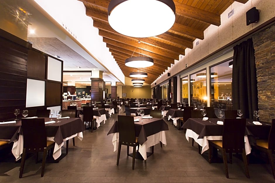 Fun Aragon Hills Hotel & Spa