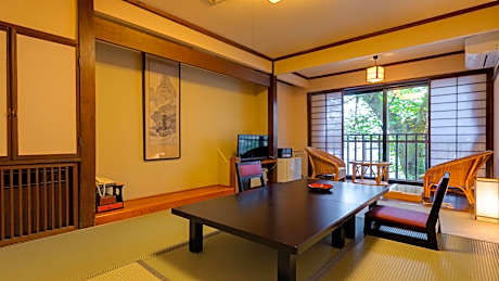 Japanese-Style Room with Private Bathroom - Late Check In 18:00 - Check Out 9:00