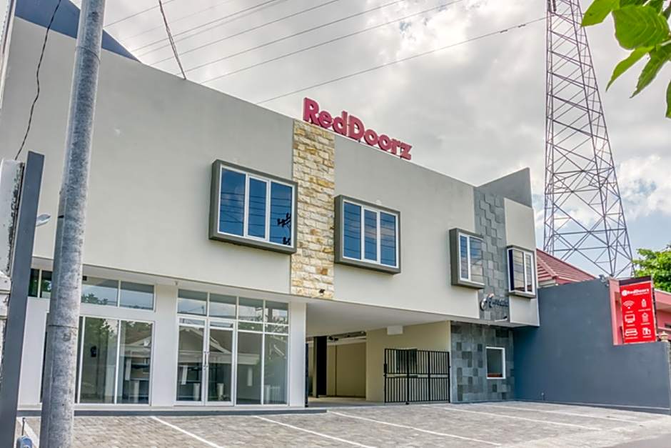 RedDoorz @ Plemburan Jakal 2