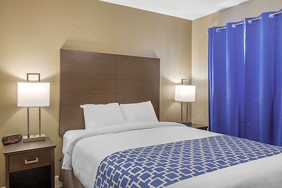 Rodeway Inn & Suites Ontario