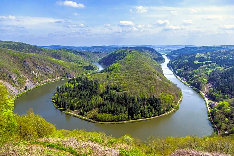 UNO Hotel Chapeau Noir - Free Parking