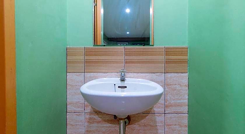 CM Apartelle Iloilo International Airport by RedDoorz