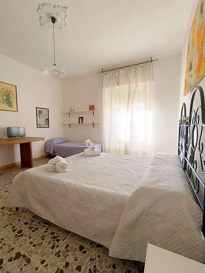 Photo 1 of 3 of Double Room