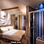 Apostrophe Hotel