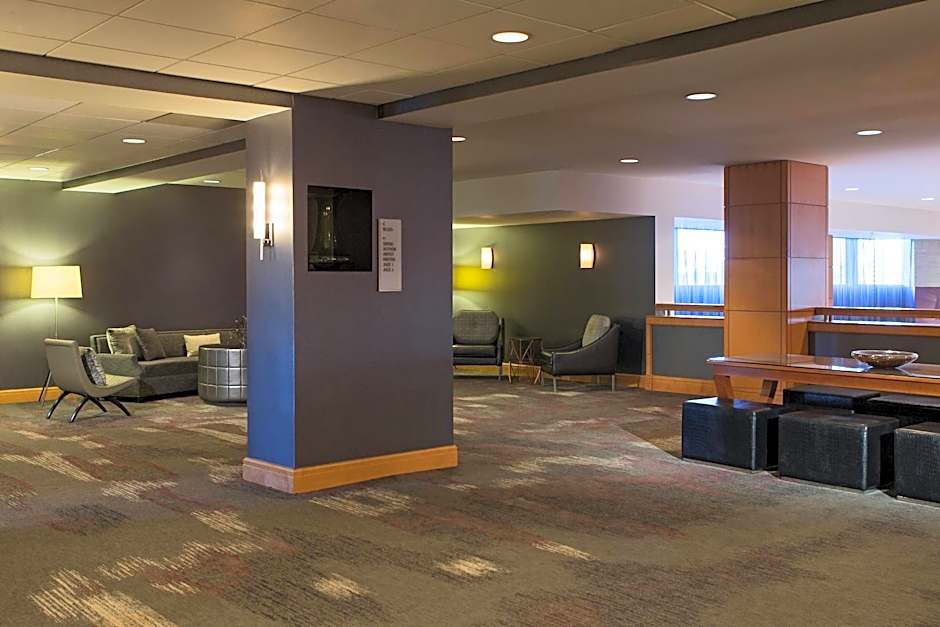 Renaissance Chicago O'Hare Suites Hotel