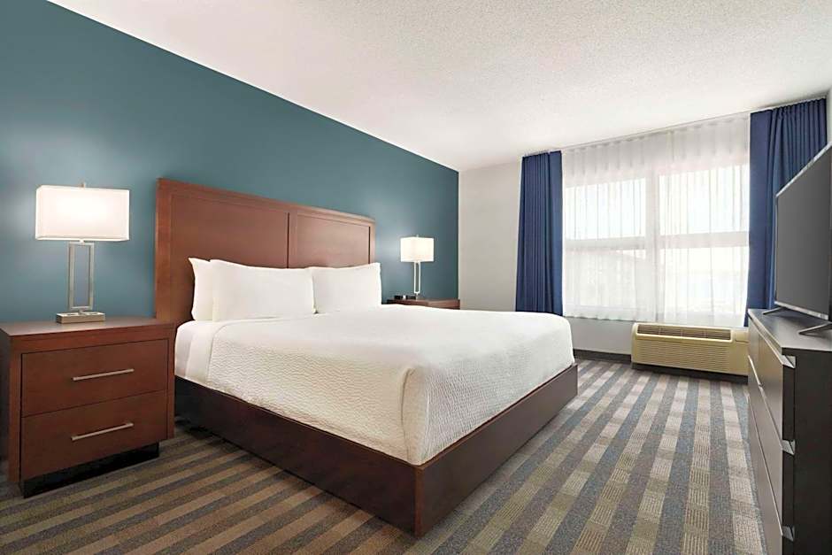 Days Inn by Wyndham Sarnia Harbourfront