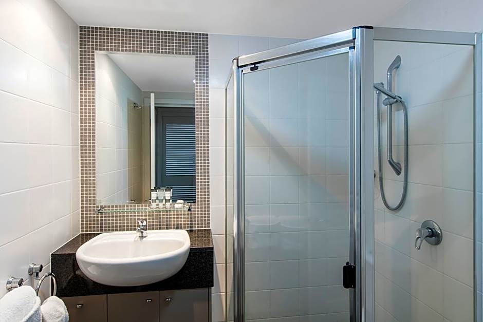 Oaks Brisbane Mews Suites