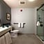DoubleTree By Hilton Hotel Savannah Airport