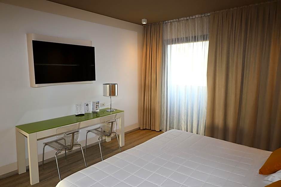 One Hotel & Restaurant