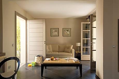 Suite with Garden View