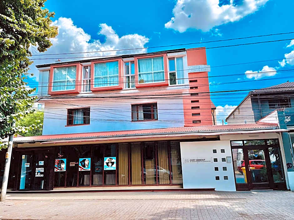 Cozy Hideout - Condo Hotel