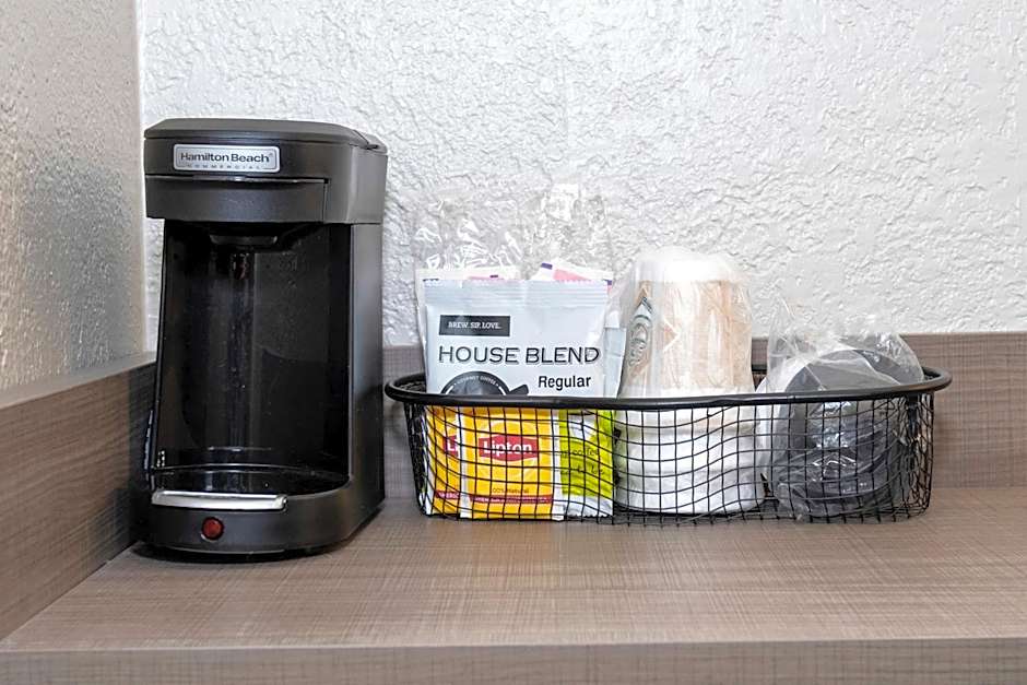 Red Roof PLUS+ Boston - Mansfield/ Foxboro